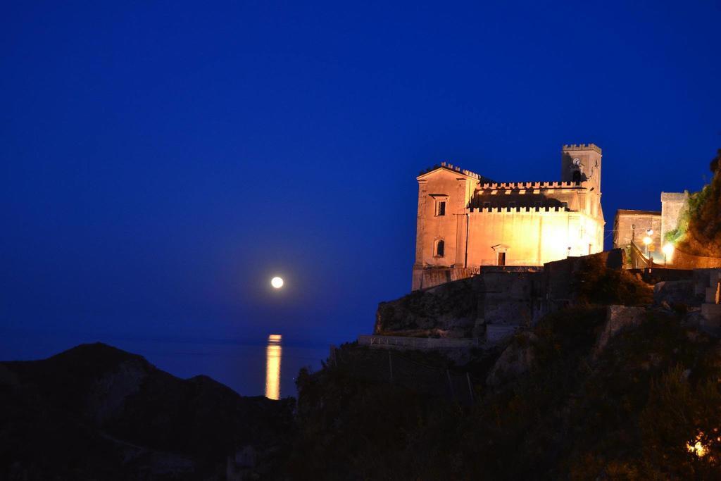 B&B Il Padrino Savoca Exterior photo