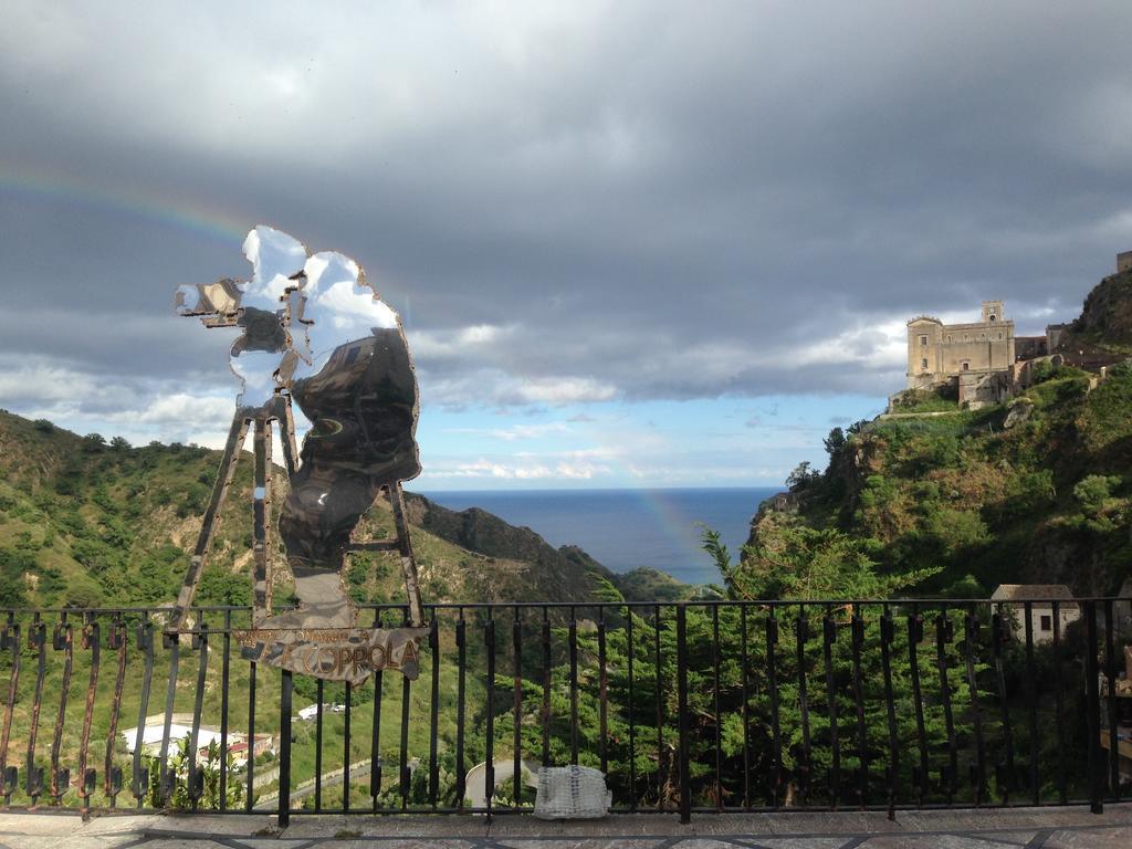 B&B Il Padrino Savoca Exterior photo